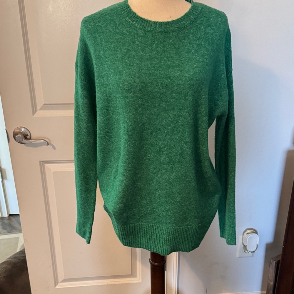 Everyday Crewneck Sweater in Emerald Green